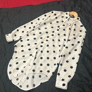 Extended lapel polka shirt